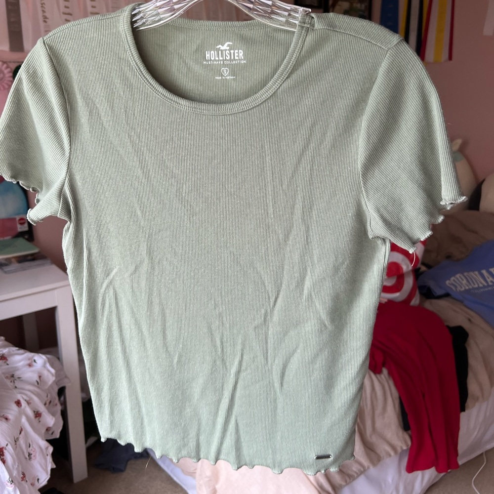 Adorable Hollister baby tee!